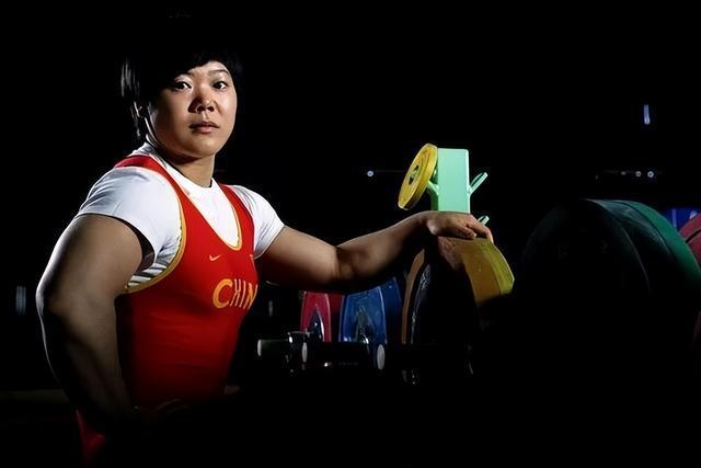 举重冠军曹磊等三人阳性_举重运动员曹磊_举重冠军曹磊个人资料